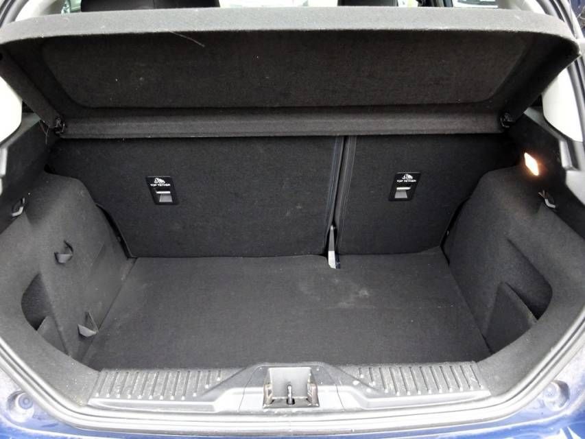 Fahrzeugabbildung Ford Fiesta 1.1 Cool & Connect ALW-Reifen
