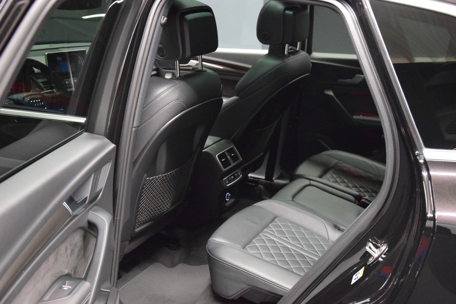 Fahrzeugabbildung Audi SQ5 3.0 TFSI quattro Pano Luft HuD ACC Virtual