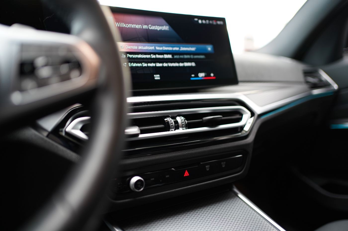 Fahrzeugabbildung BMW 320iA M Sport +Parking Assistant+Driving Assista