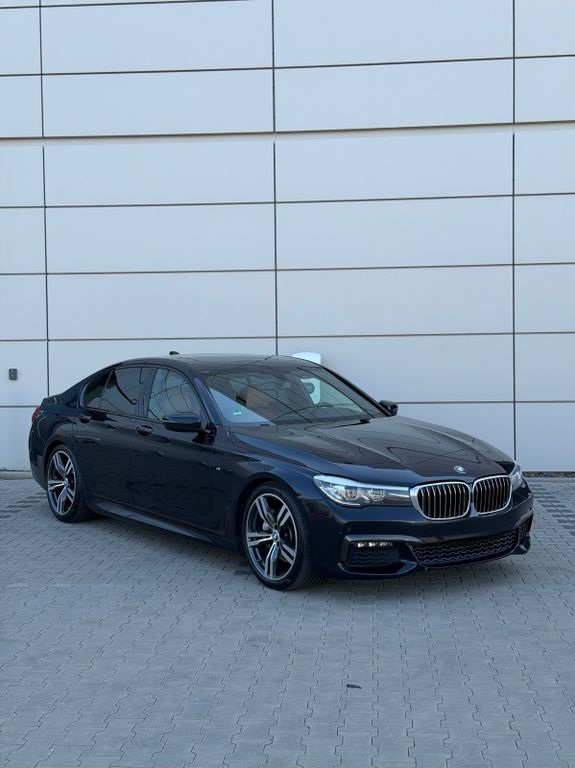 Image of BMW 730