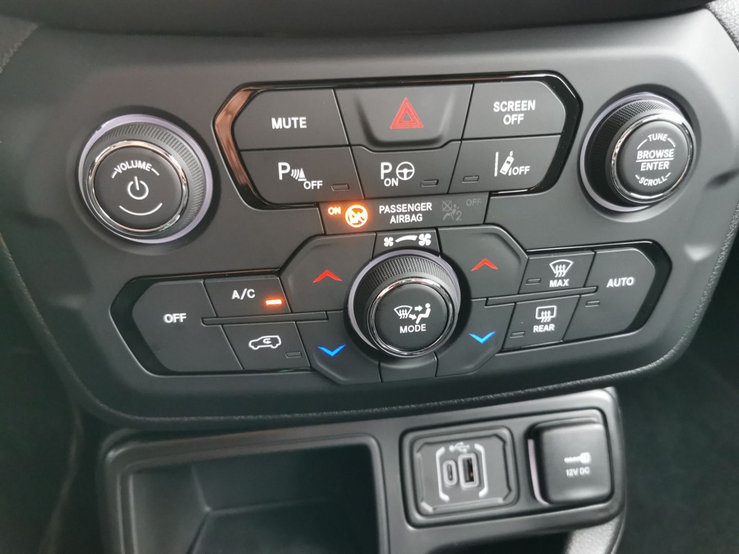 Fahrzeugabbildung Jeep Renegade Altitude Navi digi. Cockpit LED CarPlay