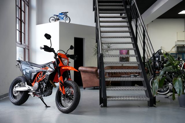 KTM SMC 690 R SM LC4 Supermoto | Neufahrzeug |