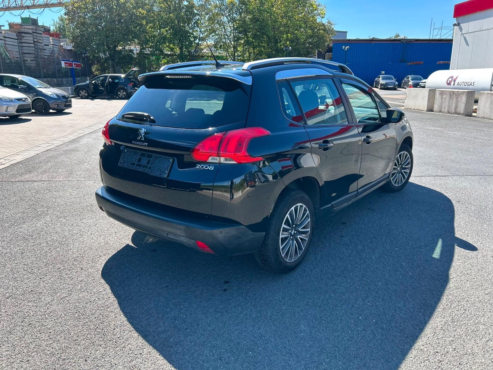 Peugeot 2008 Benziner TÜV // Au 2028***