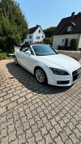 Audi TT Cabrio 1,8 BJ 2012 sehr guter Zustand - Audi Cabriolet in Frankfurt (Main)