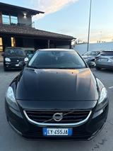 Volvo V40 d2 1.6 diesel 2015 150 mila km - Volvo V40 mit Diesel-Antrieb: 1.6