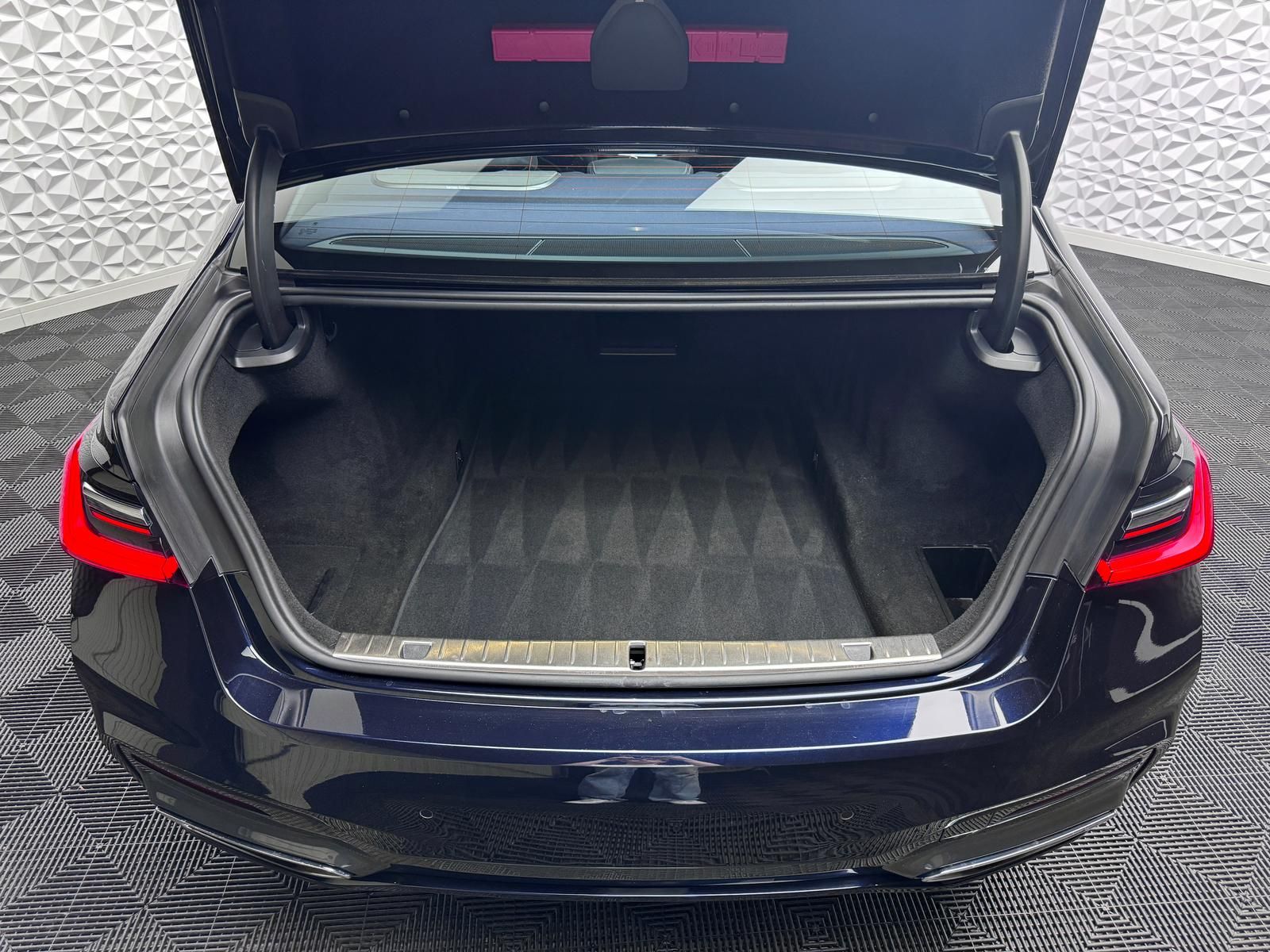 Fahrzeugabbildung BMW d XDR*M-PAKET*H&K*STANDHZG*HUD*MASSAGE*KEY*360°