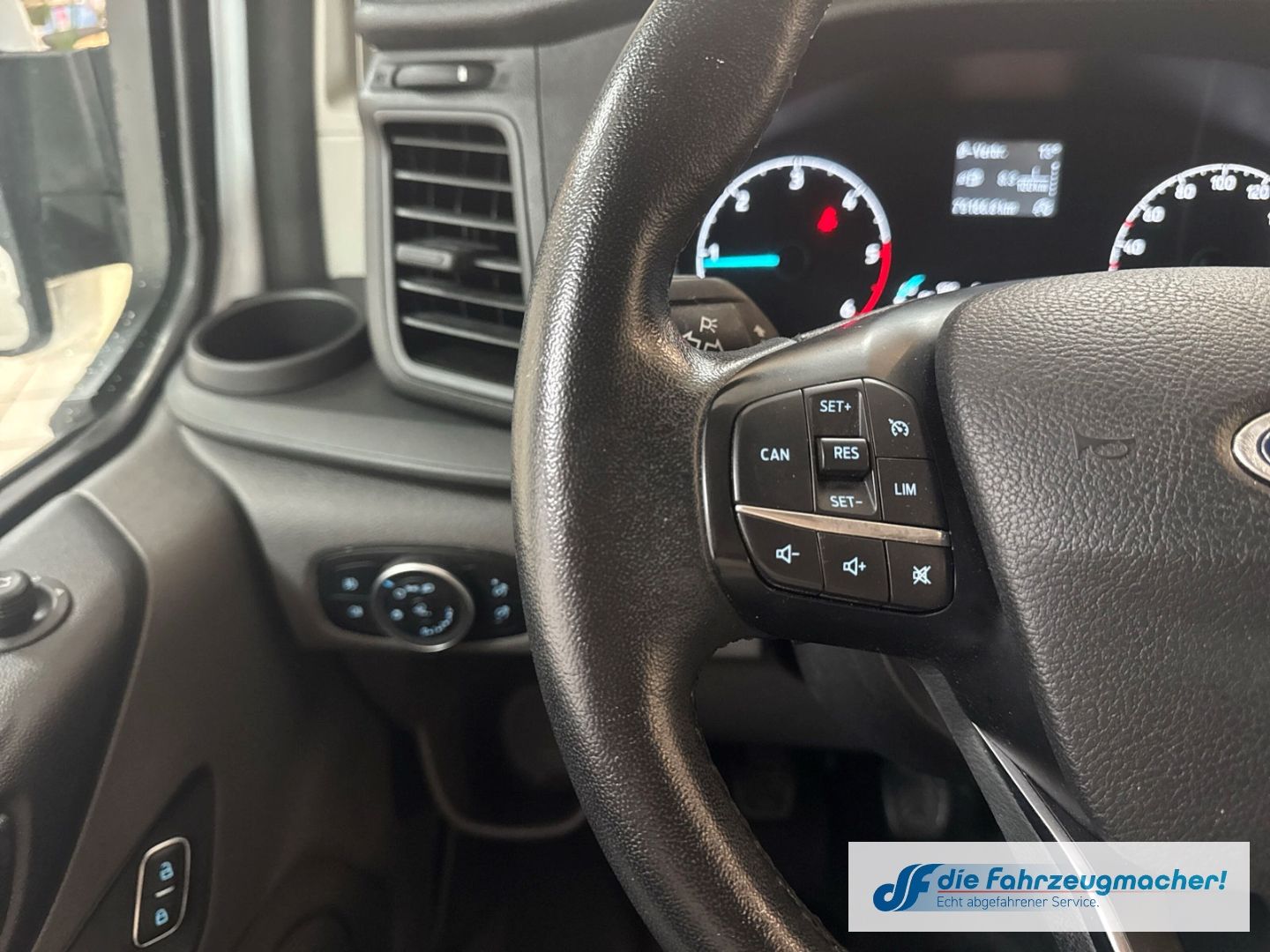 Fahrzeugabbildung Ford Transit Custom Kasten 280 L1 Trend DAB Notbremsa
