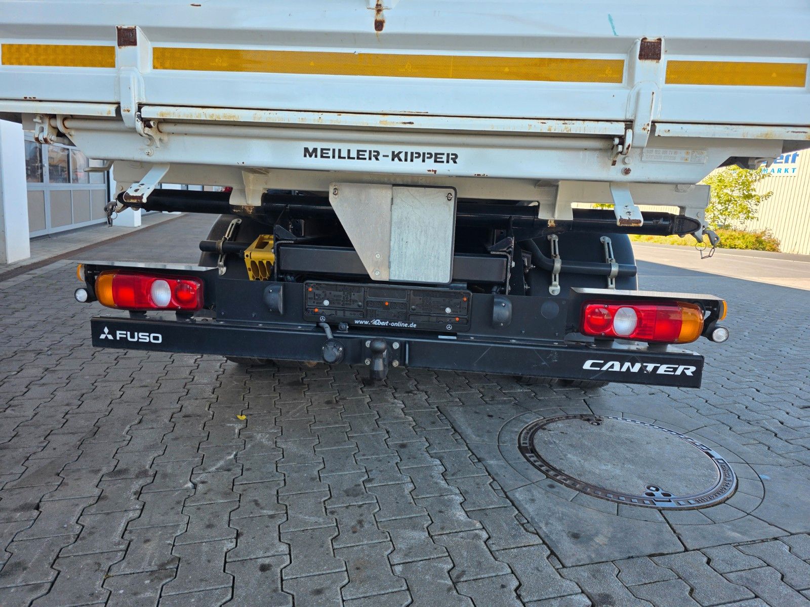 Fahrzeugabbildung Mitsubishi Fuso Canter 7C18 KK Atlas 57.3RC-A2 Funk AHK