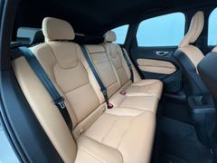 VOLVO XC60 Momentum / NUR 61.tKM / 1.HD / GARANTIE / VOLVO XC60 Momentum / NUR 61.tKM / 1.HD / GARANTIE /