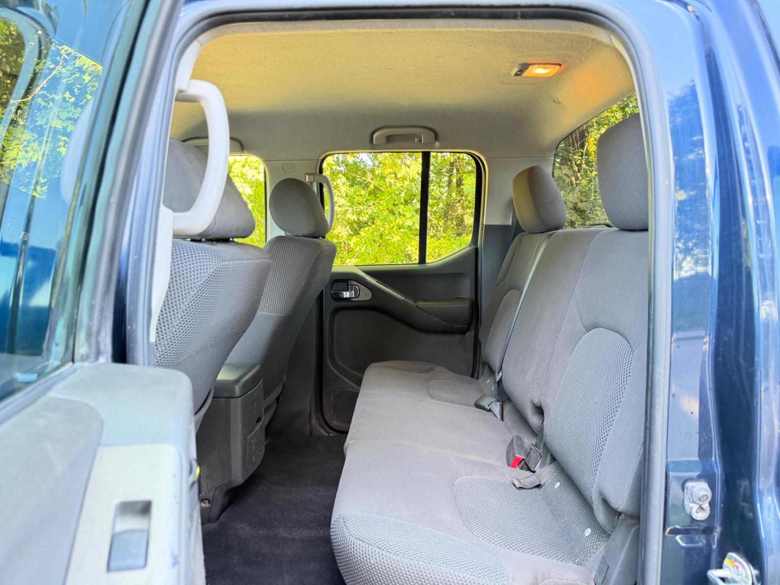 Nissan Navara D40 Double Cab 2.5 dCi 171 ch • BVA • 4x4 • Toit Ouvrant • Sièges chauffants