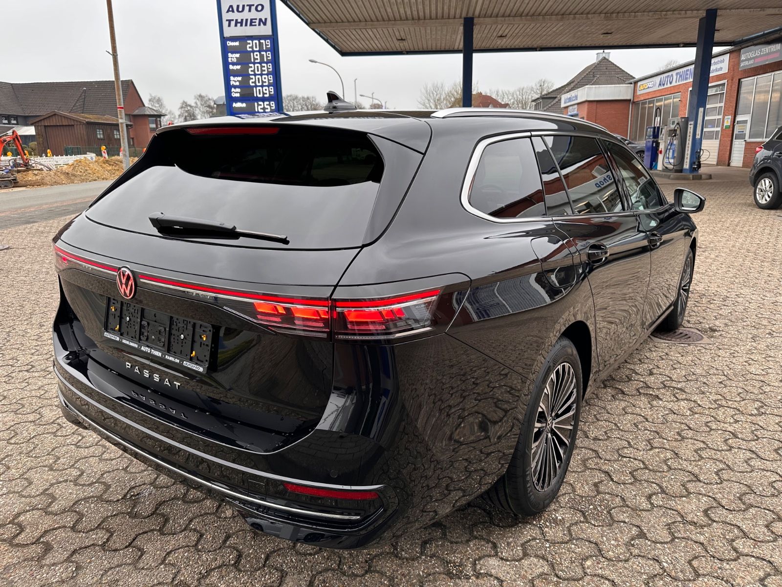 Fahrzeugabbildung Volkswagen Passat Variant 2.0 TDI Elegance Matrix/AHK/Navi