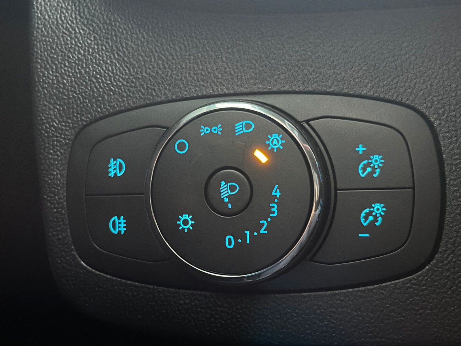 Fahrzeugabbildung Ford Puma MHEV ST-Line LED NAVI WinterPaket CAM