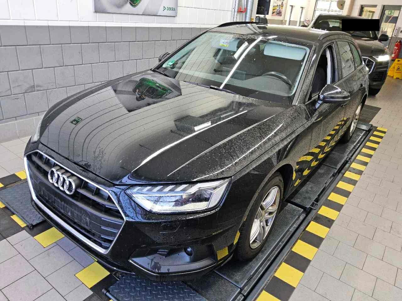 Audi A4 Avant 35 TDI 1. Hand Service neu Navi PDC