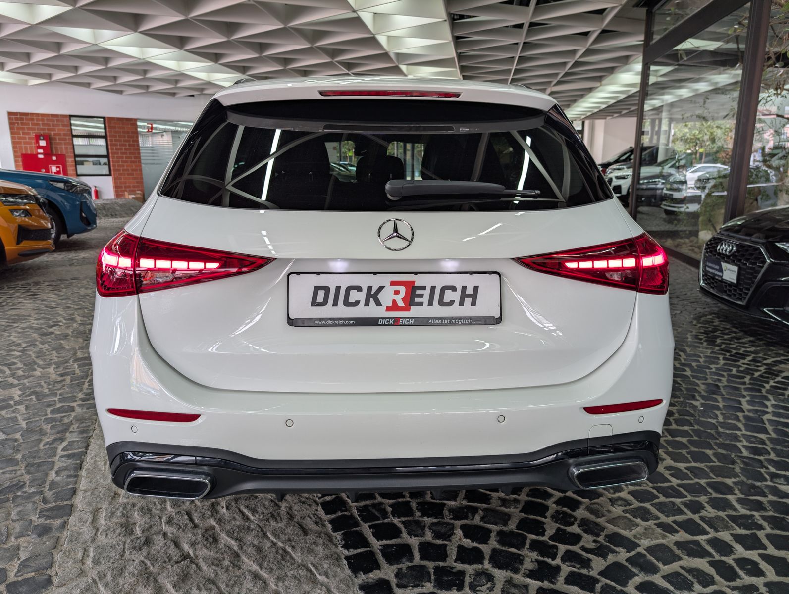 Fahrzeugabbildung Mercedes-Benz C 200 d T 2xAMG NIGHT AHK ACC SOUND MBUX+ LEDER