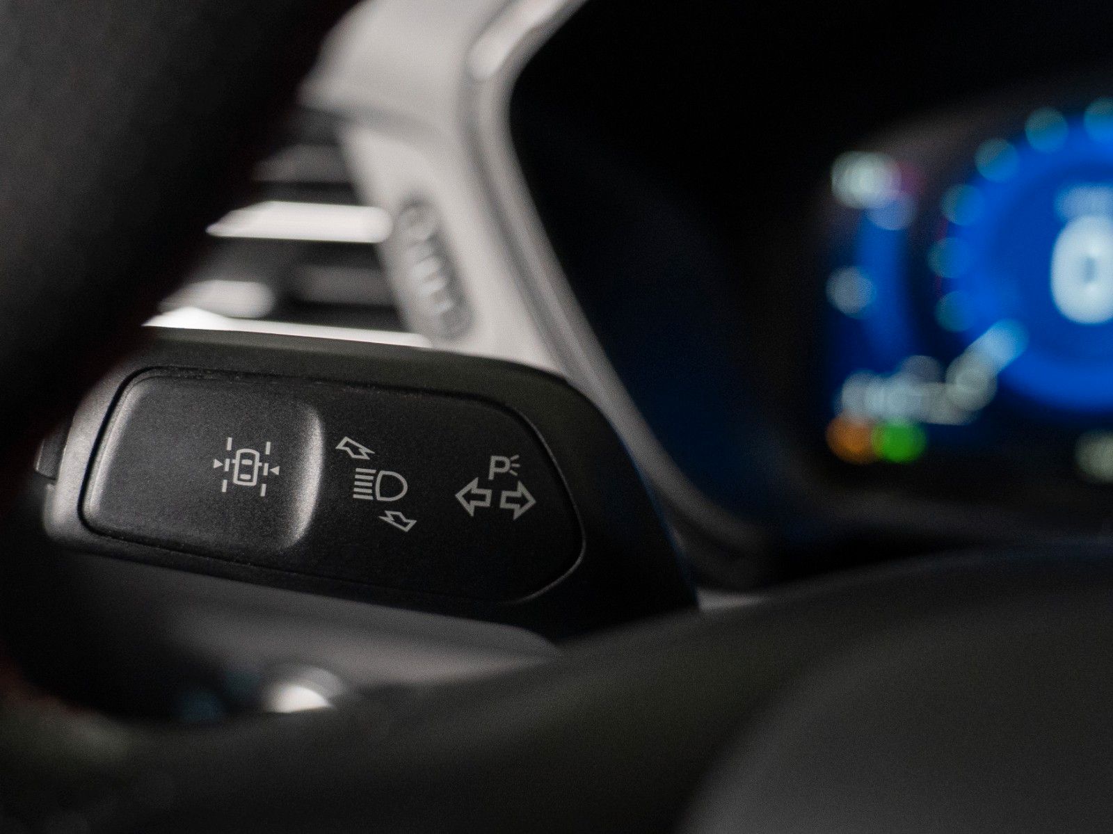Fahrzeugabbildung Ford Kuga PHEV ST-Line AUTOM./WINTER-P./NAVI/DAB