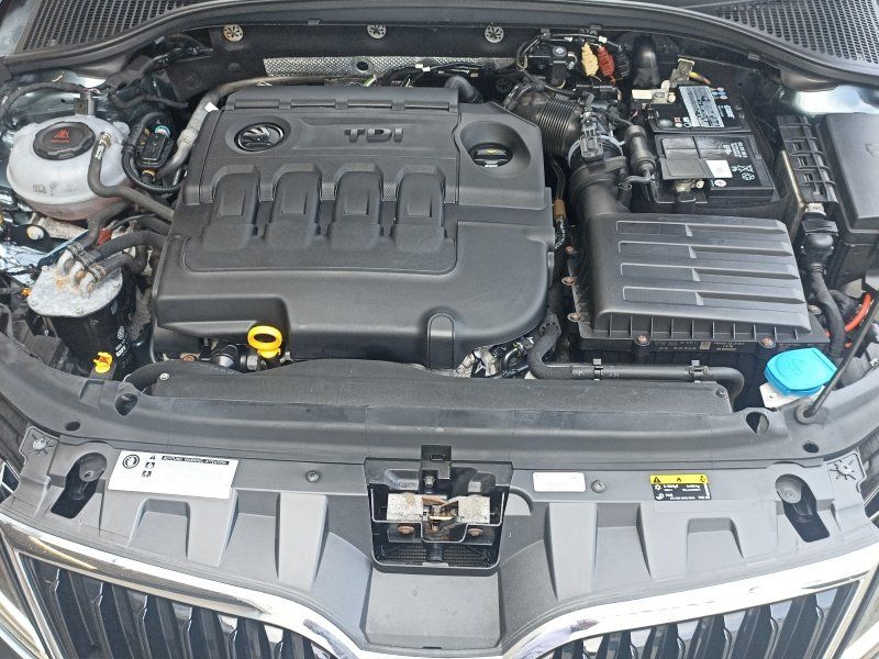 Fahrzeugansicht 17 Fahrzeugabbildung SKODA Octavia 1.6 TDI Style DSG LED+SCHIEBEDACH+PDC+S