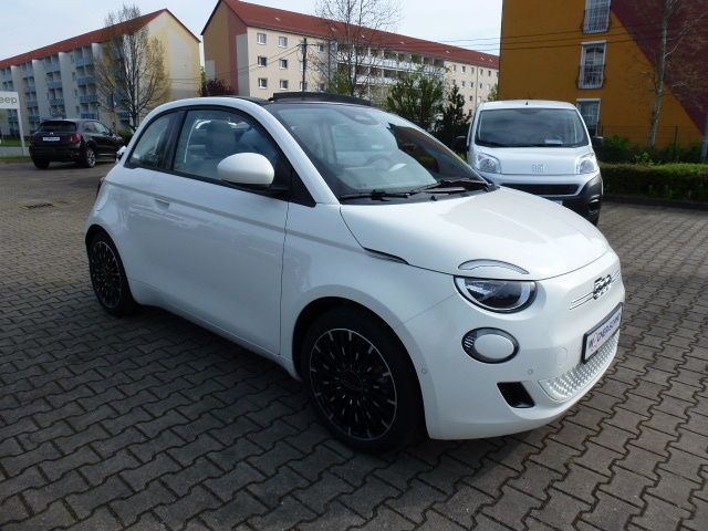 Fahrzeugabbildung Fiat 500 500e Cabrio 42 kWh (118 PS)