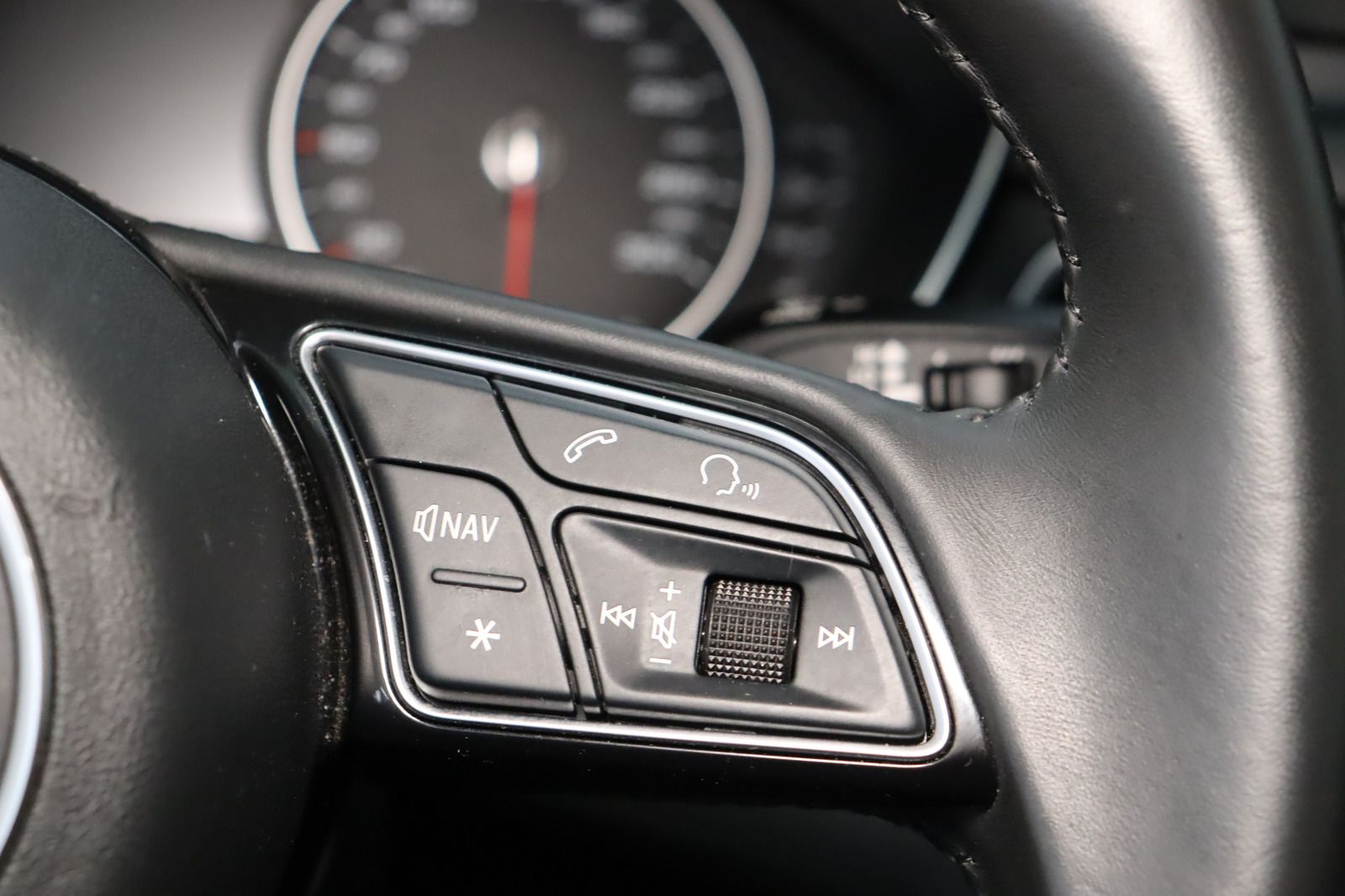 Fahrzeugabbildung Audi A5 Sportback 40 TFSI * LED * Navi * Keyless