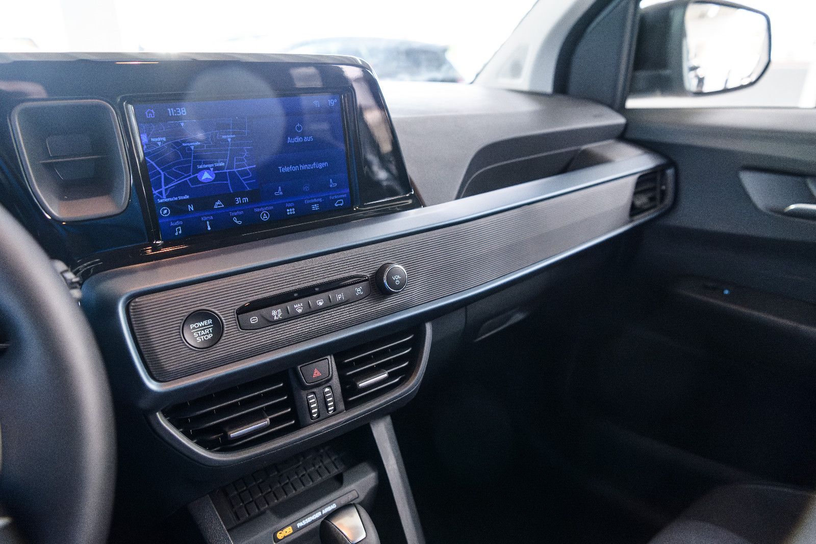 Fahrzeugabbildung Ford Tourneo Courier Active +Navi +ACC +Winter