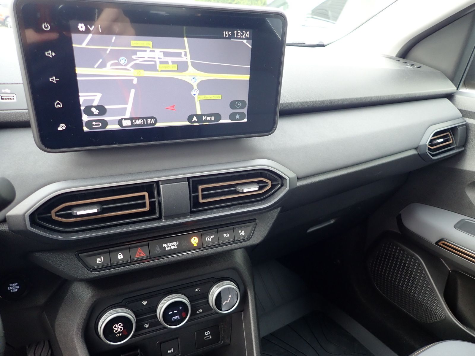Fahrzeugabbildung Dacia Sandero STEPWAY TCe 110 EXTREME+/NAVI/SHZ/RFK