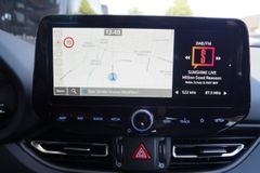 HYUNDAI i30 1.0 T-GDI NAVI-KAMERA-LED-TEMPOMAT-SHZG-2xPD