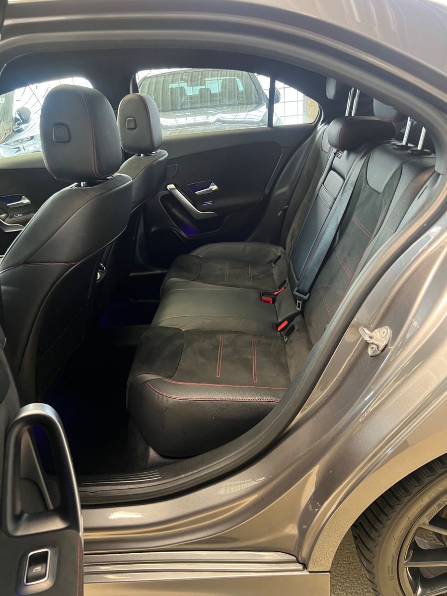 Fahrzeugabbildung Mercedes-Benz A 200 Limousine AMG LINE *PANORAMADACH*CARBON*