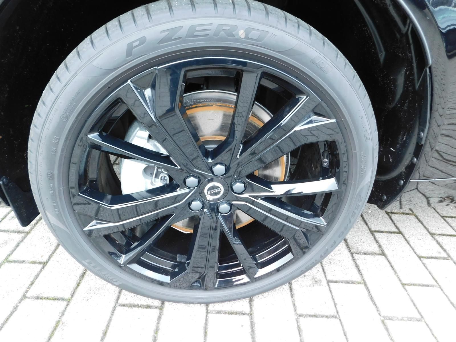 Fahrzeugabbildung Volvo XC60 T6 Recharge Plus Black Edition