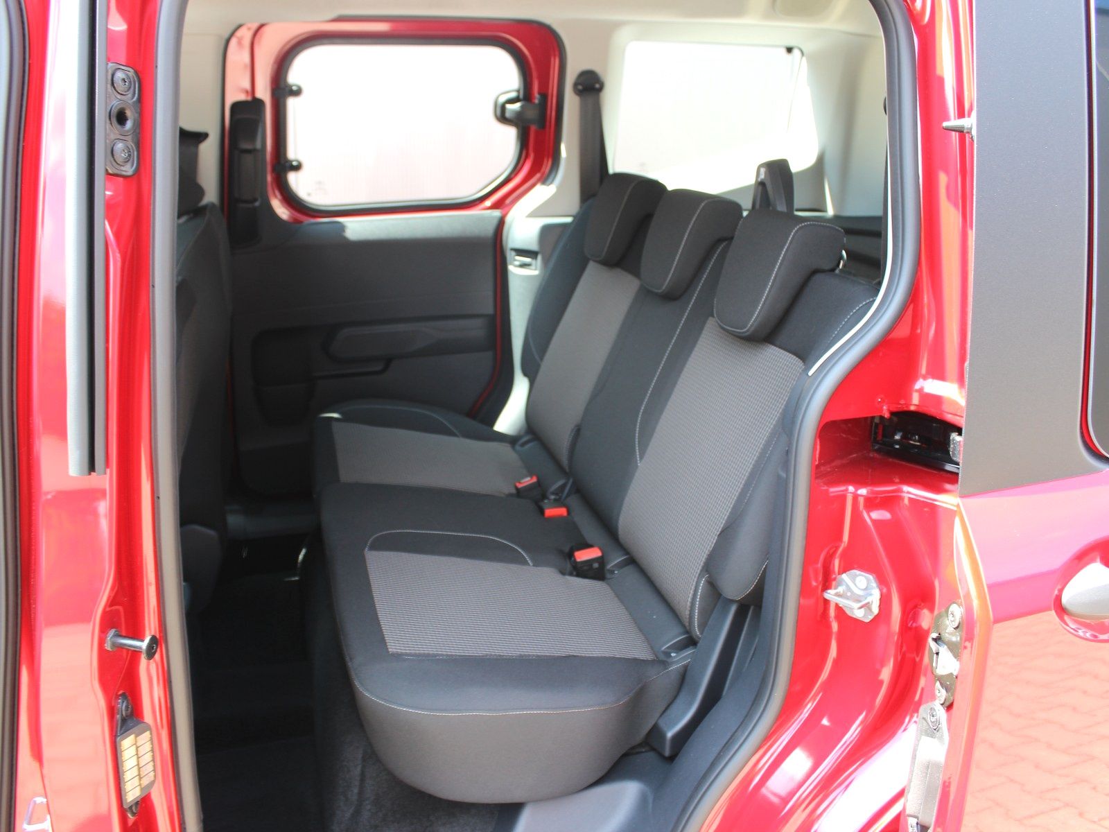 Fahrzeugabbildung Ford Tourneo Courier Trend