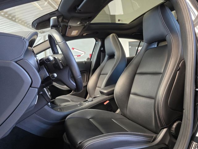 MERCEDES-BENZ GLA 200 — Foto 17