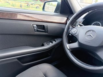 Mercedes E 220 - 8