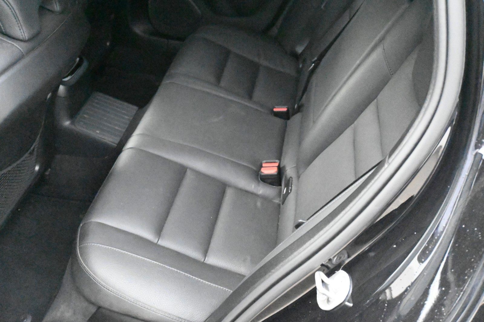 Fahrzeugabbildung Volvo V60 T6 Essential AWD*STHZG*PDC*AHK*Leder*LHZG*
