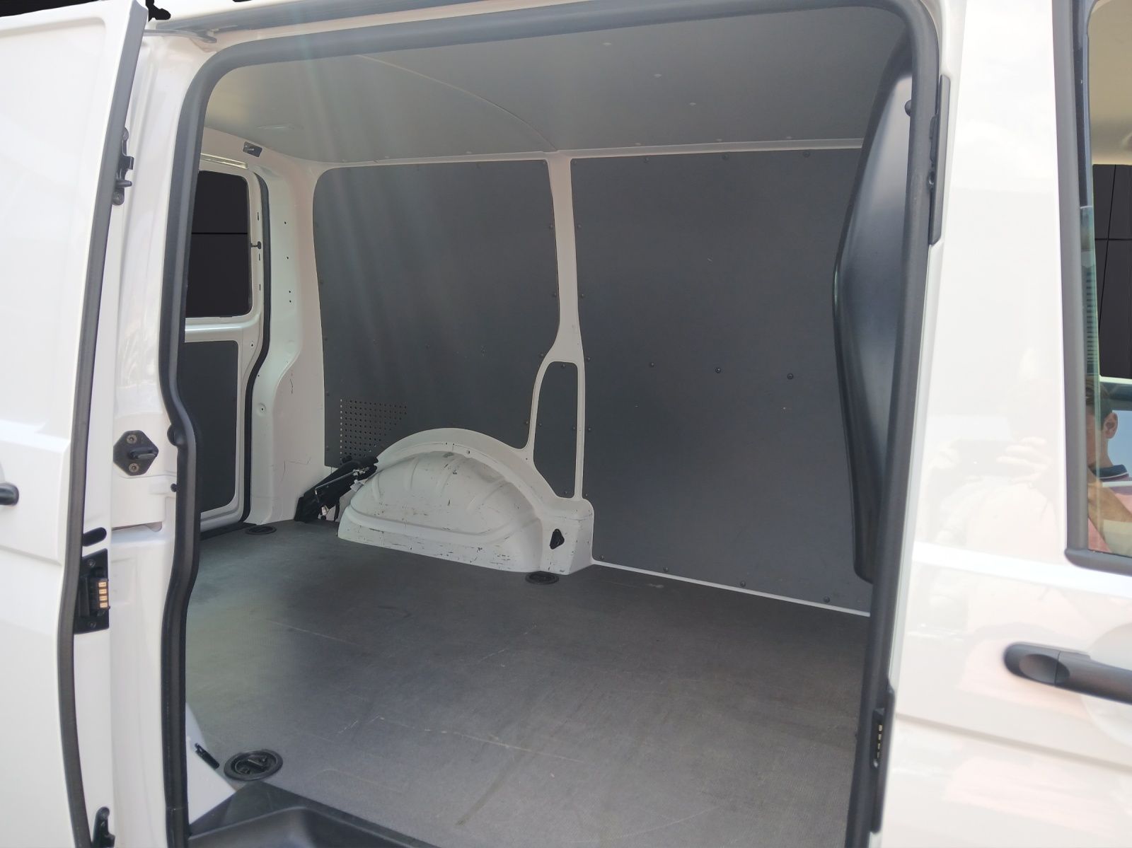Fahrzeugabbildung Volkswagen T6 Transporter T6.1 TDI Kasten LED AHK RFK KLIMA