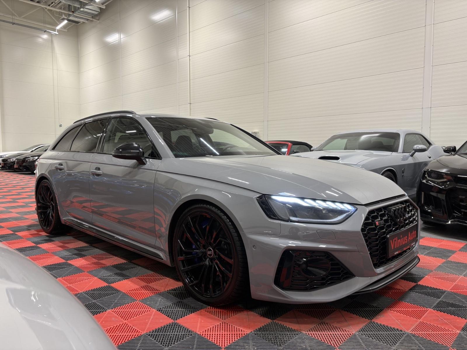 Audi RS4 AVANT QUATTRO/MATRIX/360/CARPLAY/MASSAGE