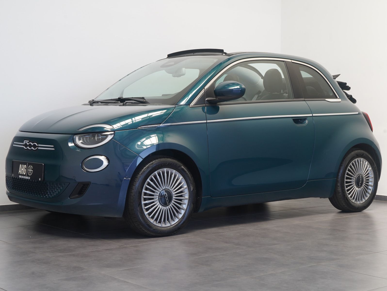 Fahrzeugabbildung Fiat 500e Cabrio 87KW/42kWh/DC-LADEN/CARPLAY/DAB/SOH