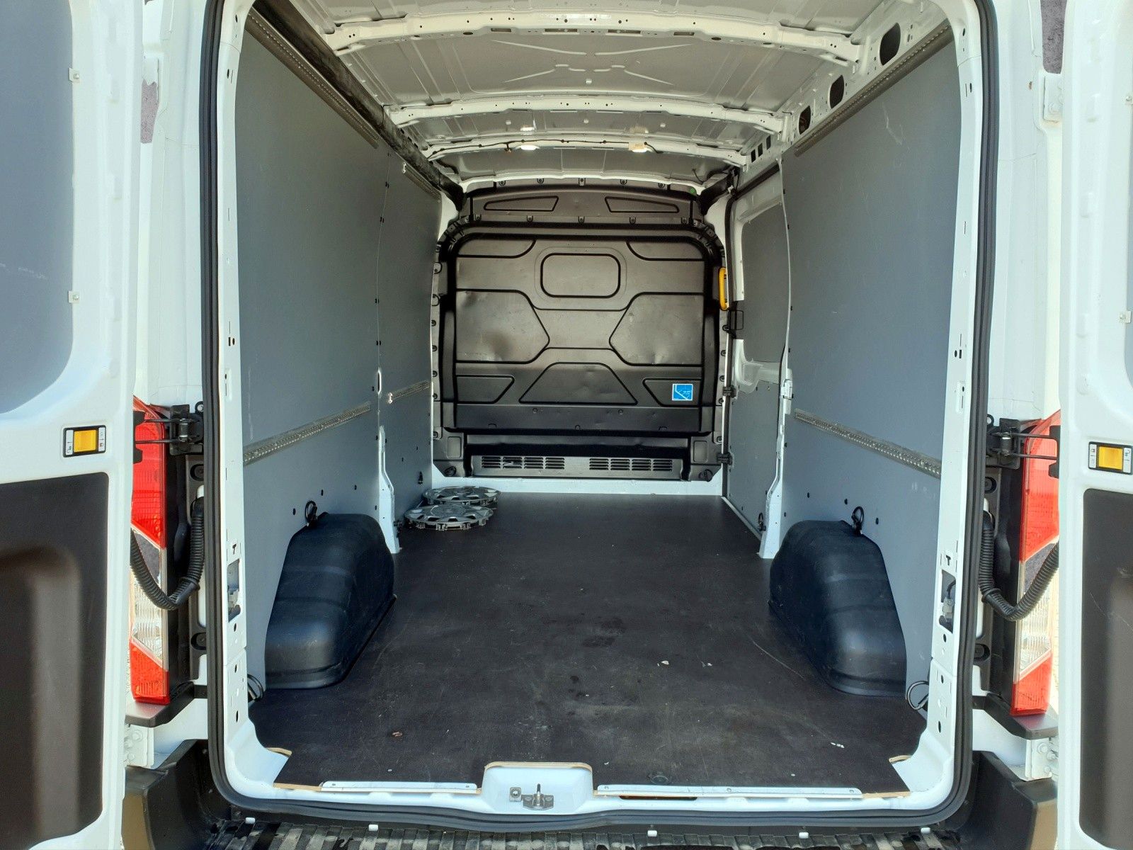 Fahrzeugabbildung Ford Transit Kasten 350 L3 Trend