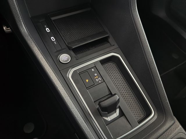 Volkswagen Caddy Maxi eHYBRID DSG STYLE LED ACC KAM 7SITZ