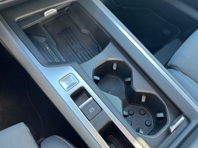 Fahrzeugabbildung Volkswagen Passat Variant 1.5 eTSI DSG BUSINESS AHK IQ.DRIV