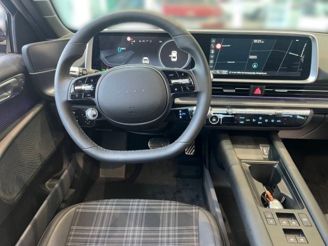 Fahrzeugabbildung Hyundai IONIQ 6 First Edition Elektro 4WD 77 Allrad HUD
