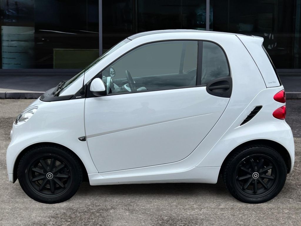 Fahrzeugabbildung Smart smart fortwo coupe softouch passion micro hybrid