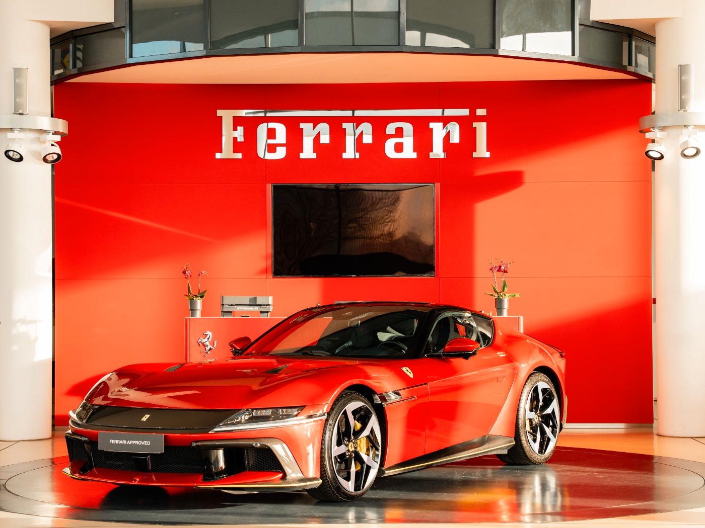 Ferrari 12Cilindri Panoramadach*Lift*HiFi-Burmester