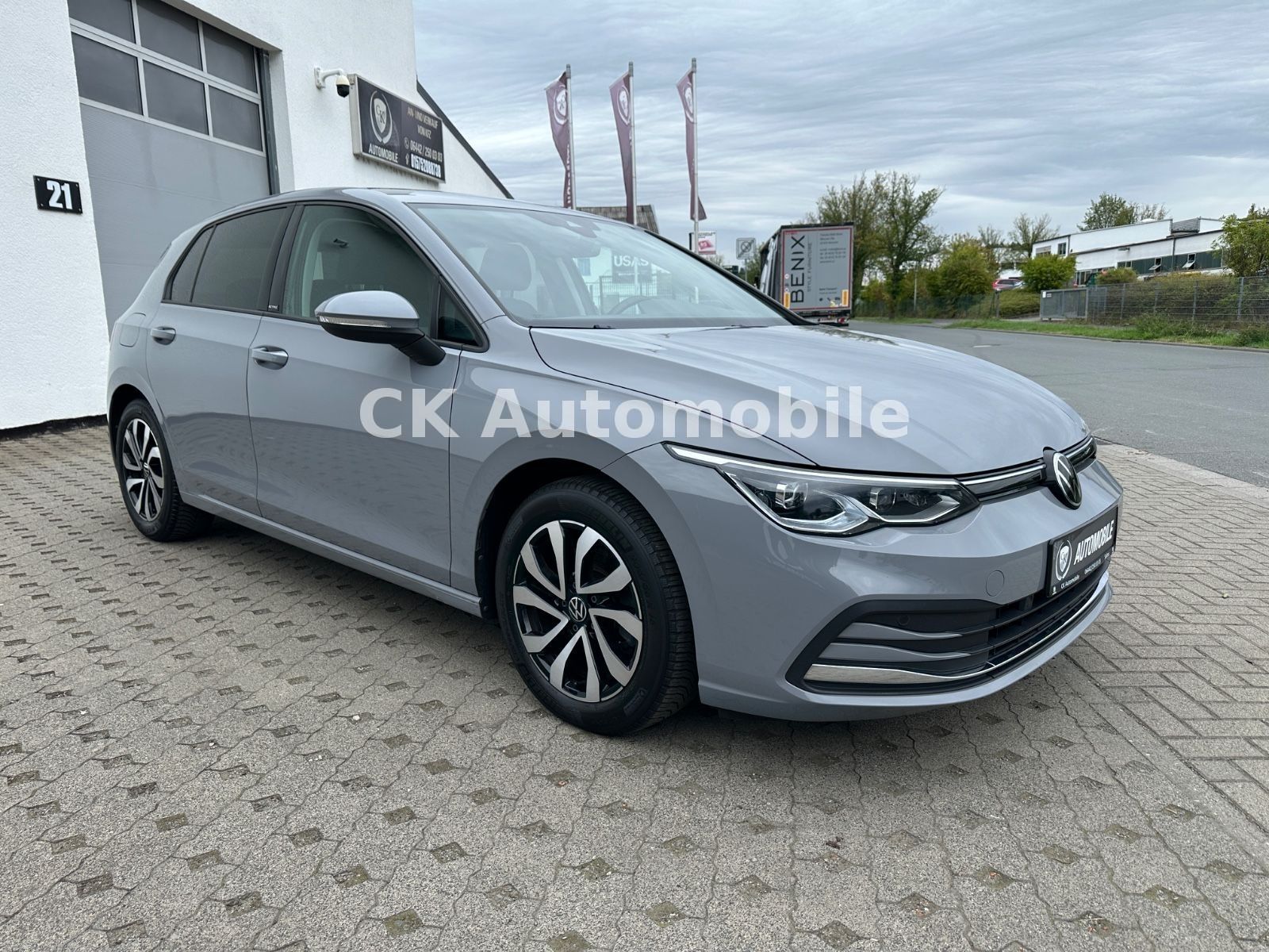 Fahrzeugabbildung Volkswagen Golf VIII Lim. Active 1.5 TSI/Navi/LED/ACC/PDC