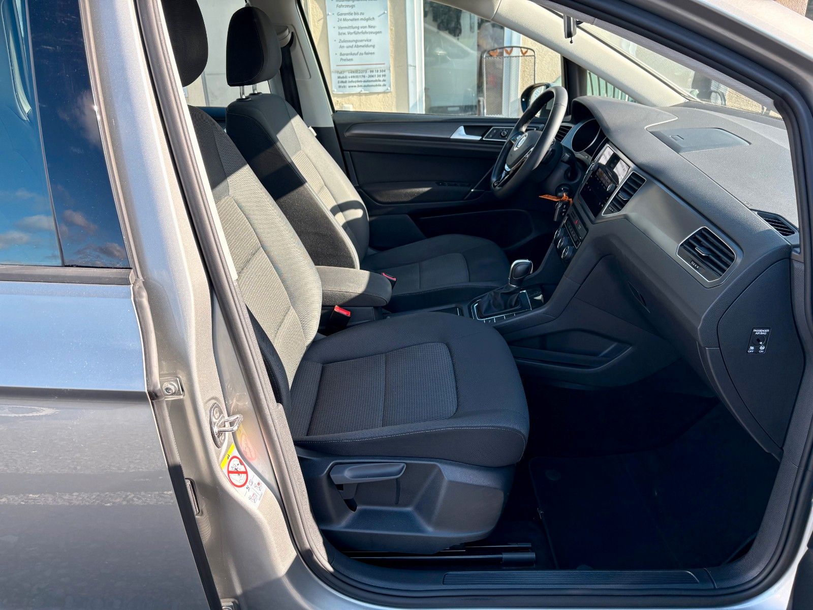 Fahrzeugabbildung Volkswagen Golf Sportsvan VII 1.5 TSI DSG Klima PDC 2.HAND