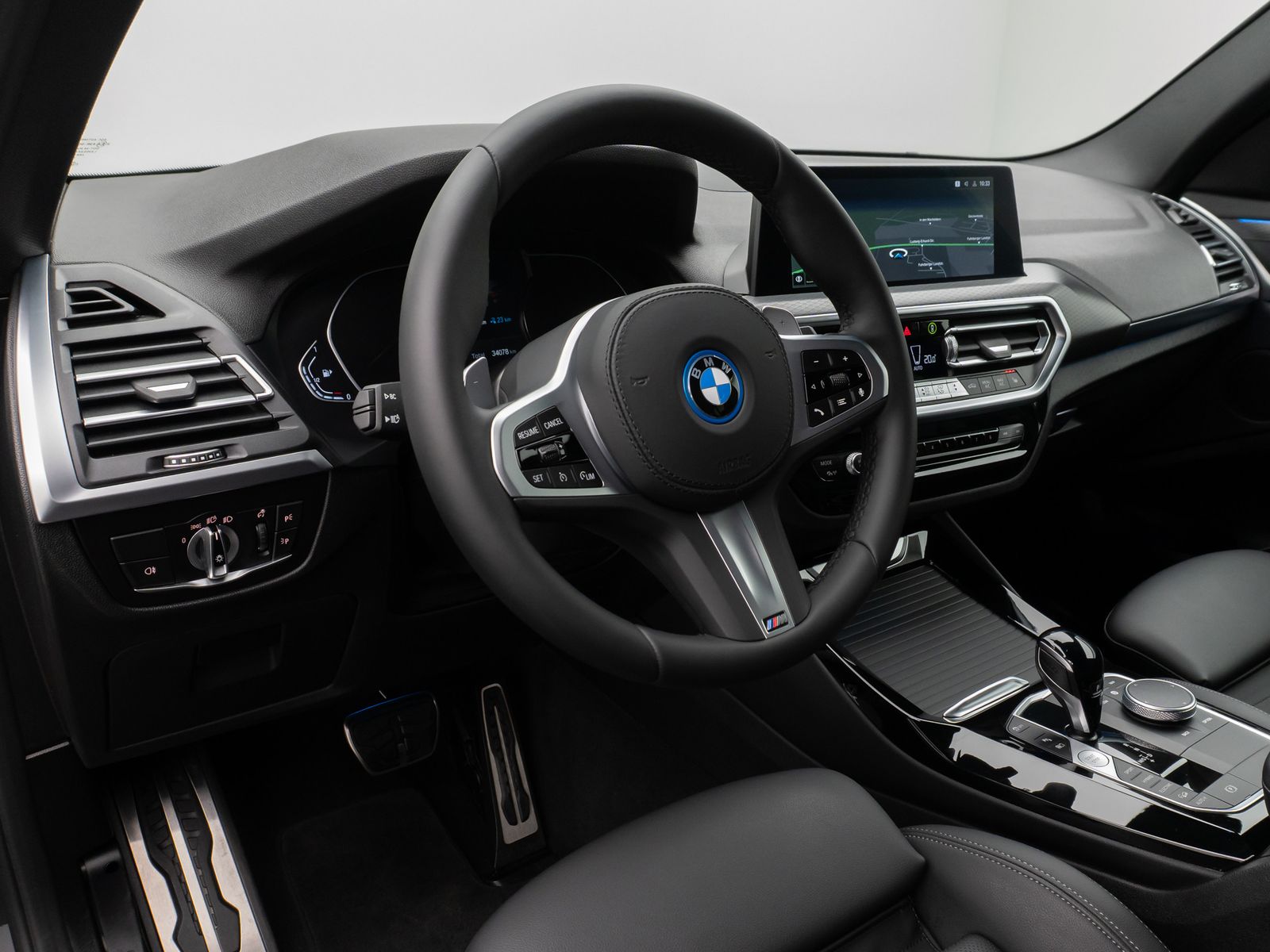 Fahrzeugabbildung BMW X3 xD30e M Sport Kamera DAB DrivAssis LED 20Zoll