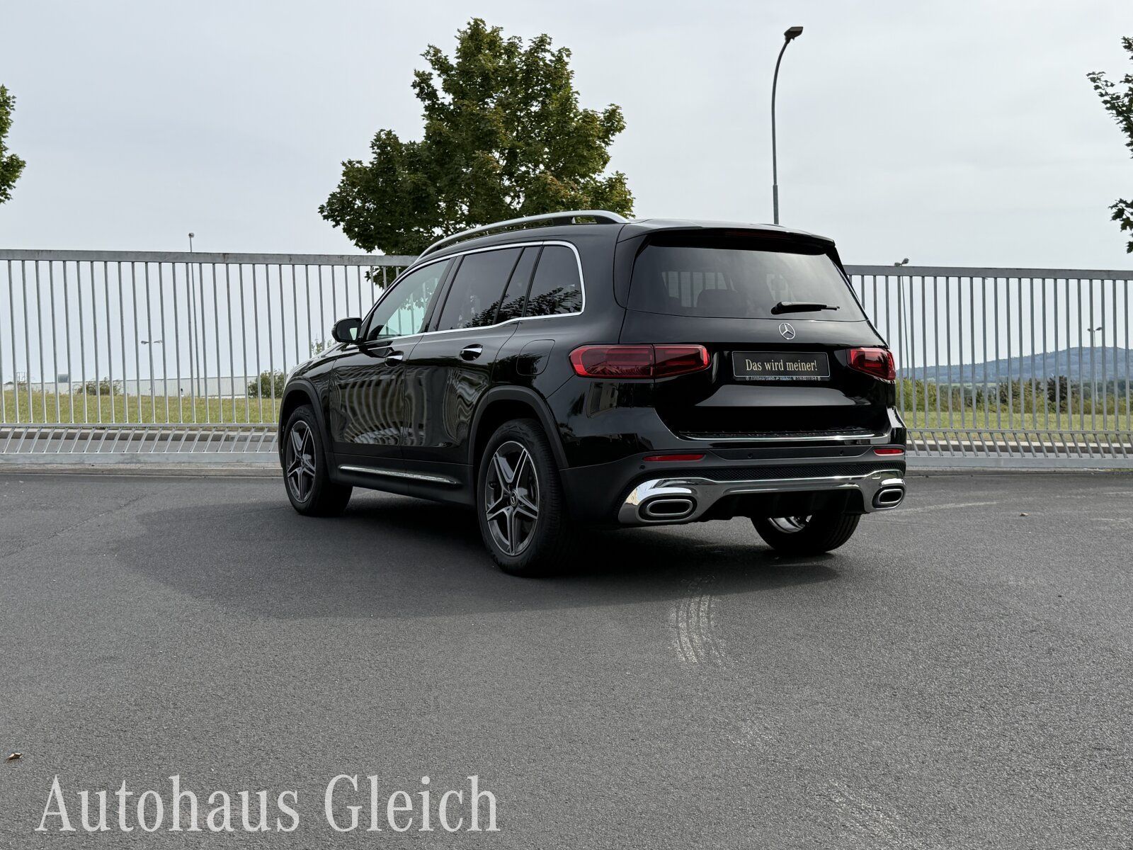 Fahrzeugabbildung Mercedes-Benz GLB 250 4Matic AMG Line (EURO 6e) Navi/Pano.-Dac