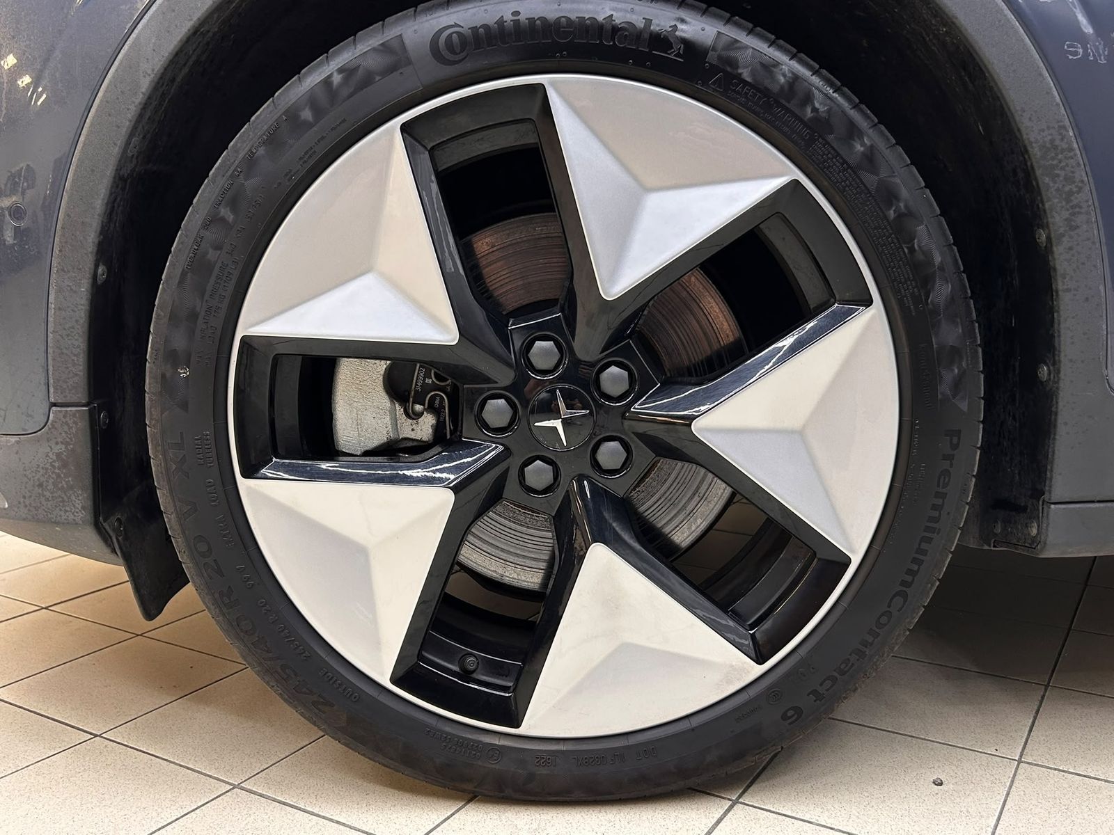 Fahrzeugabbildung Polestar 2 LED+SHZ+NAVI+KEYLESS+ACC+360°+DAB+20"+
