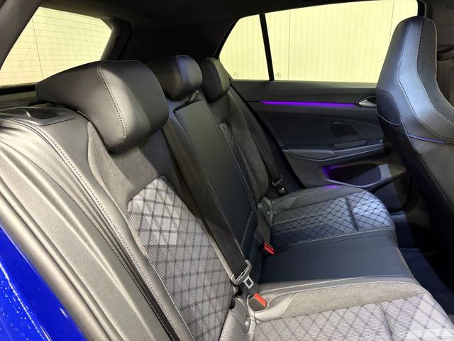 Golf VIII R-Line 2.0 TDI DSG IQ.LIGHT ACC NAVI