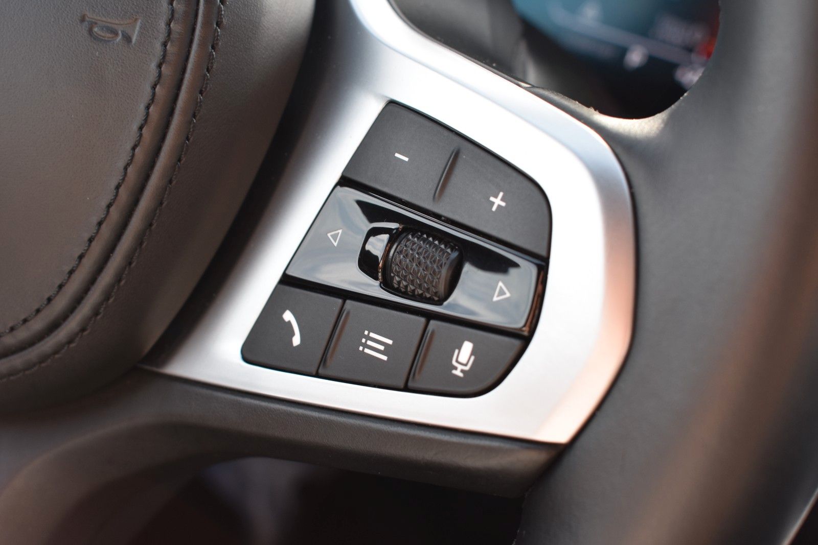 Fahrzeugabbildung BMW 318d Touring SPORT-L/M-SPORT/SHADOW/LED/DAB/PDC
