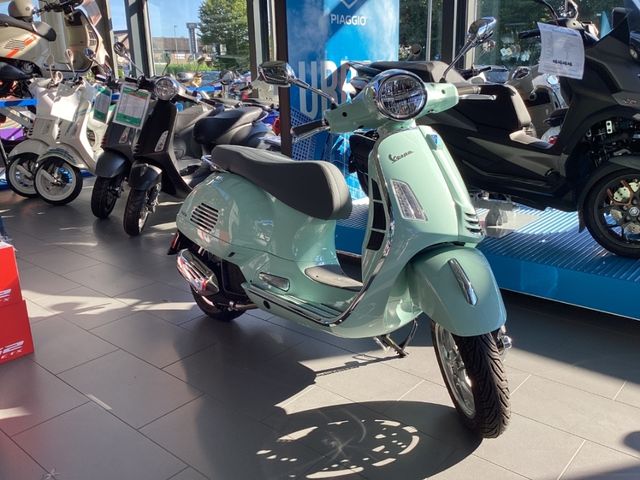 Vespa GTS 125 Verde Amabile E5+  SOFORT LIEFERBAR!