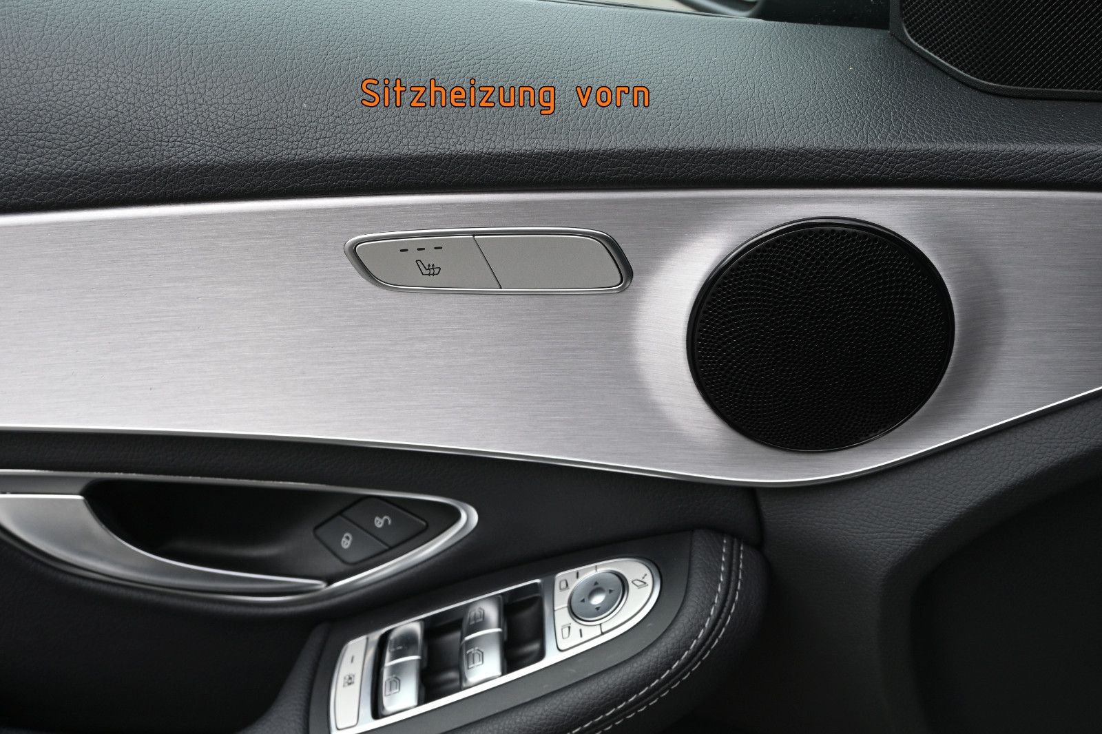 Fahrzeugabbildung Mercedes-Benz C 300 T Aut. Avantgarde °NIGHT°MULTIBEAM°KAMERA°