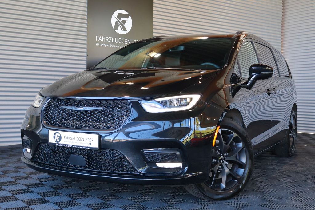 Image of Chrysler Pacifica